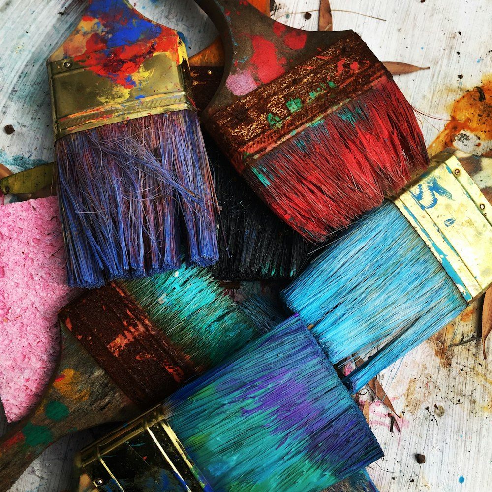 Artist hands mixing pigment